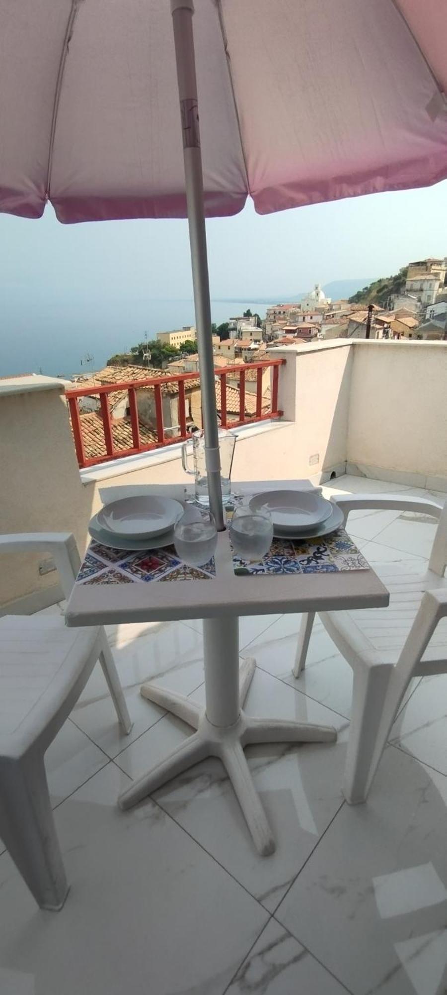 "Lo Studiolo" Apartment Pizzo  Eksteriør billede