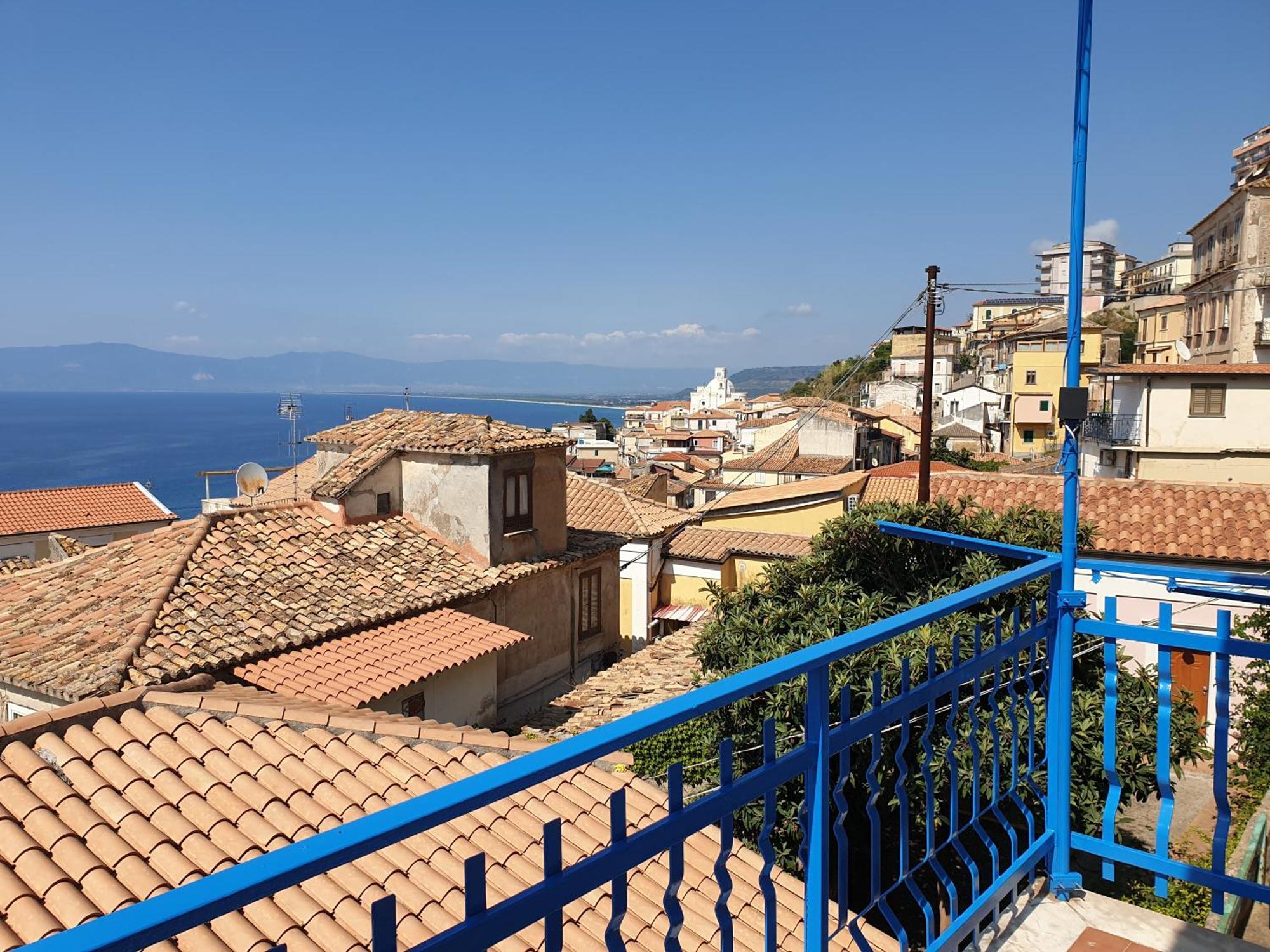 "Lo Studiolo" Apartment Pizzo  Eksteriør billede